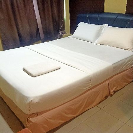 Oyo 90411 Perdana Hotel לבואן מראה חיצוני תמונה