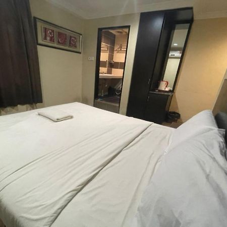 Oyo 90411 Perdana Hotel לבואן מראה חיצוני תמונה