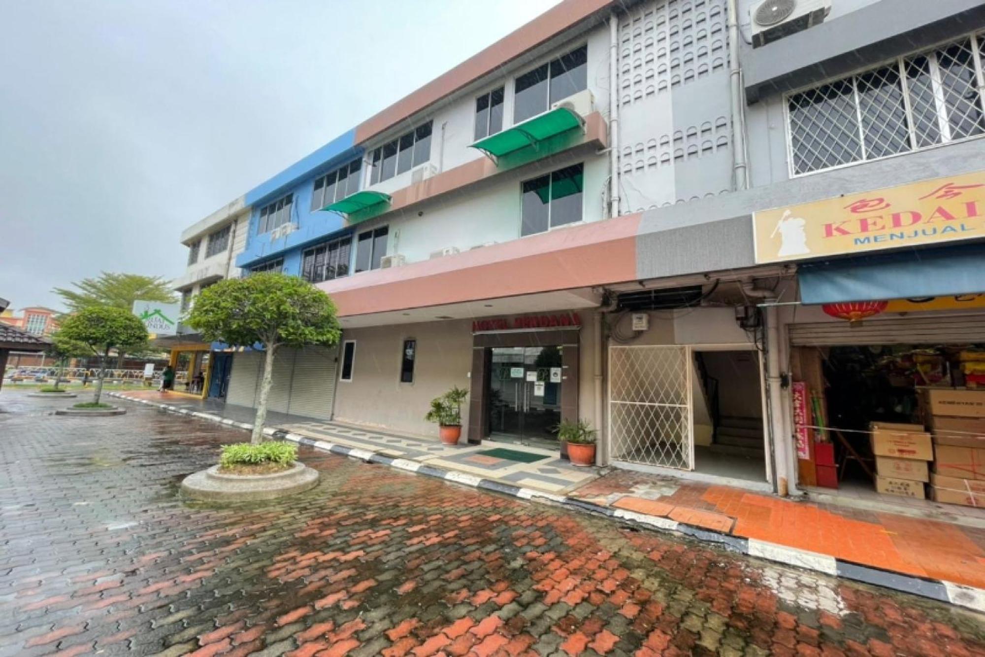 Oyo 90411 Perdana Hotel לבואן מראה חיצוני תמונה