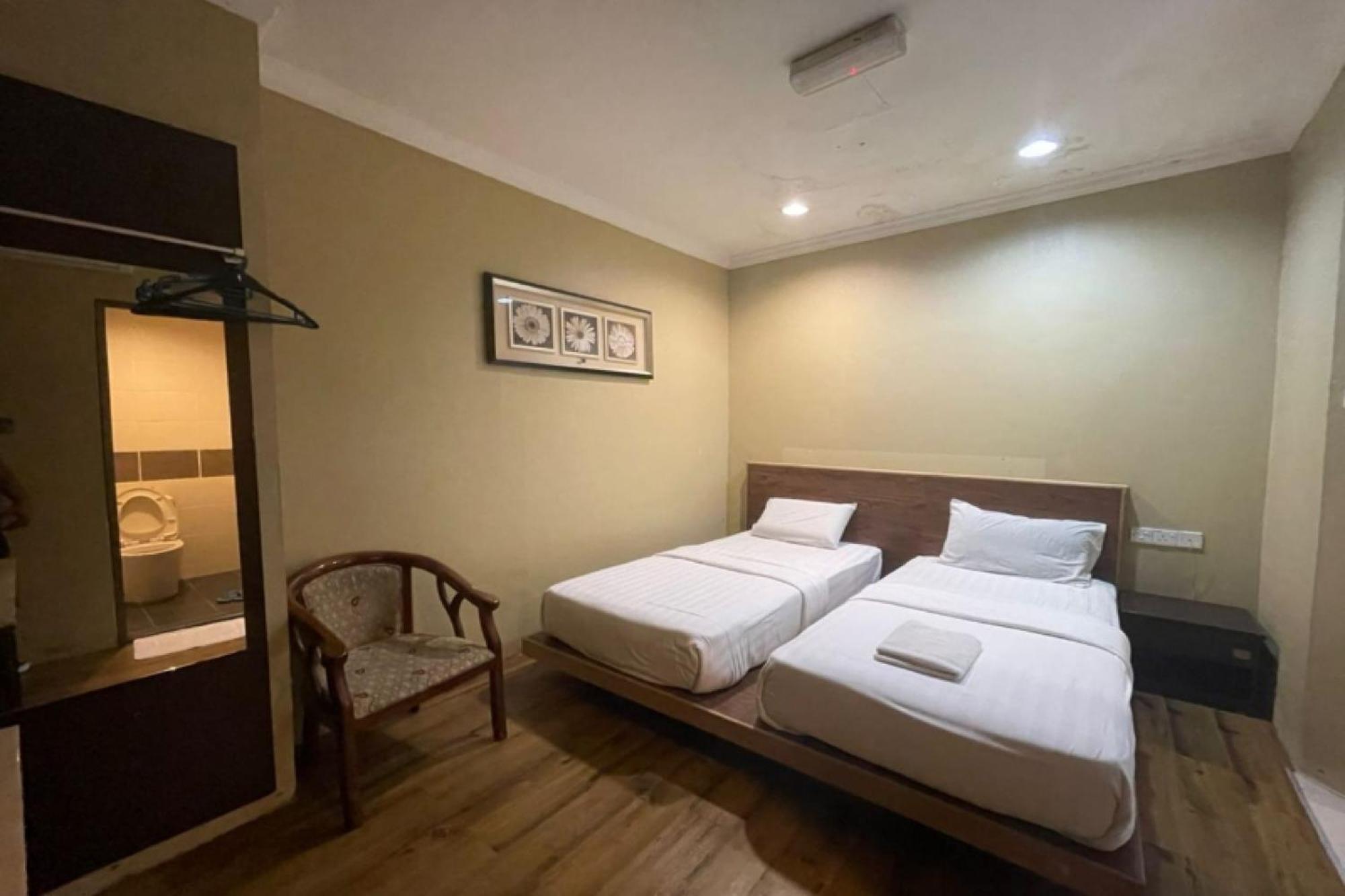 Oyo 90411 Perdana Hotel לבואן מראה חיצוני תמונה