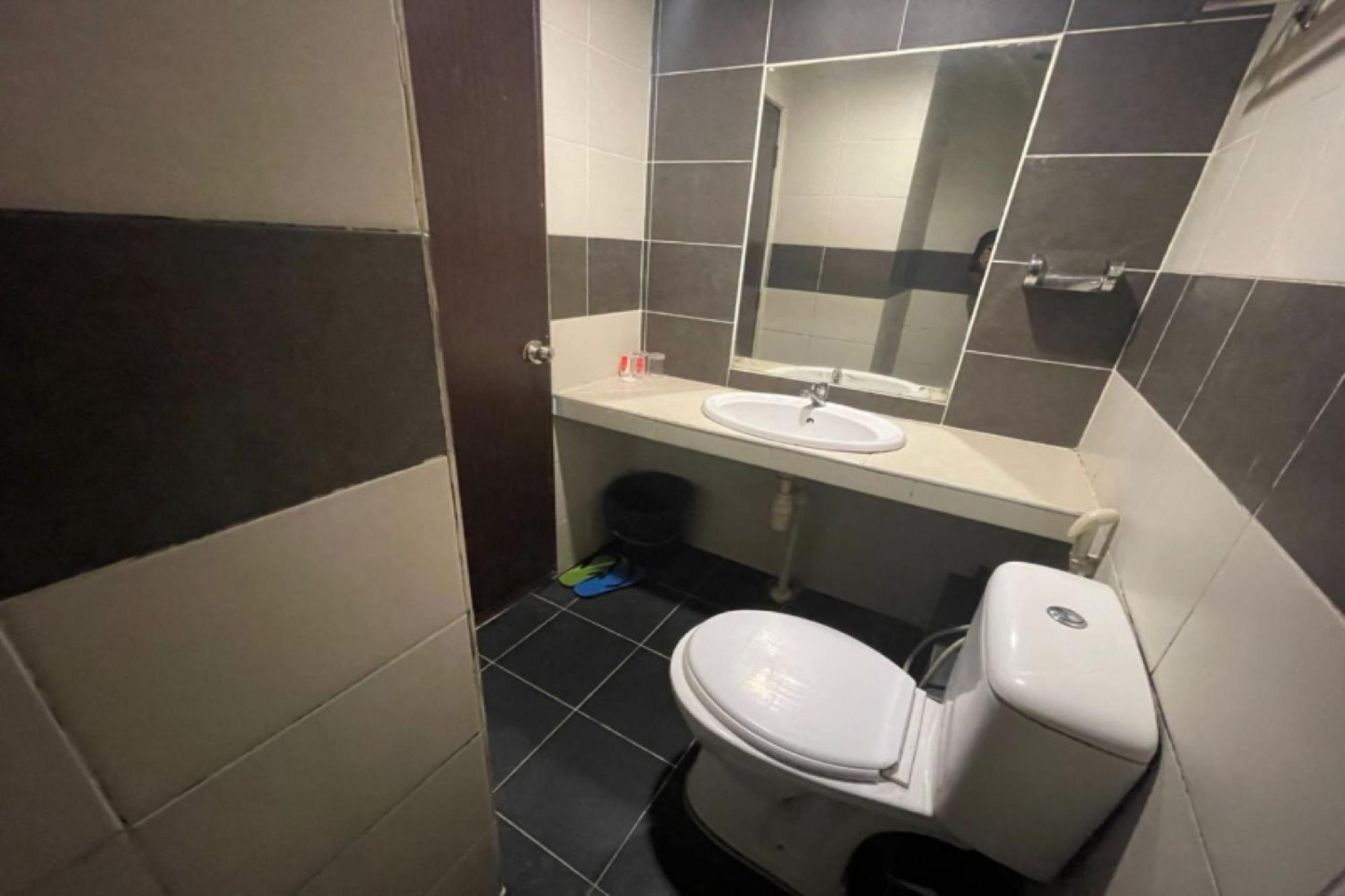 Oyo 90411 Perdana Hotel לבואן מראה חיצוני תמונה