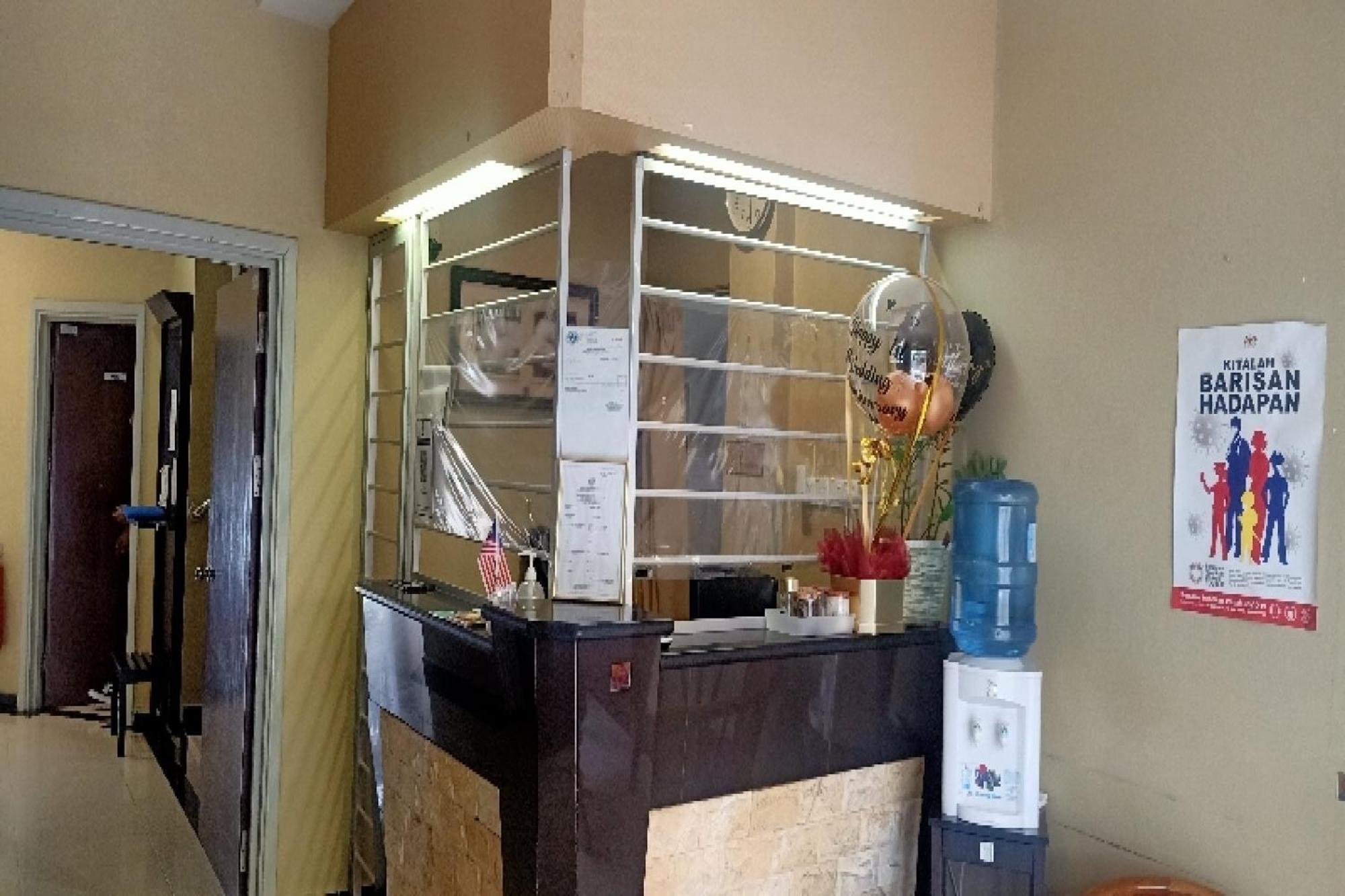 Oyo 90411 Perdana Hotel לבואן מראה חיצוני תמונה
