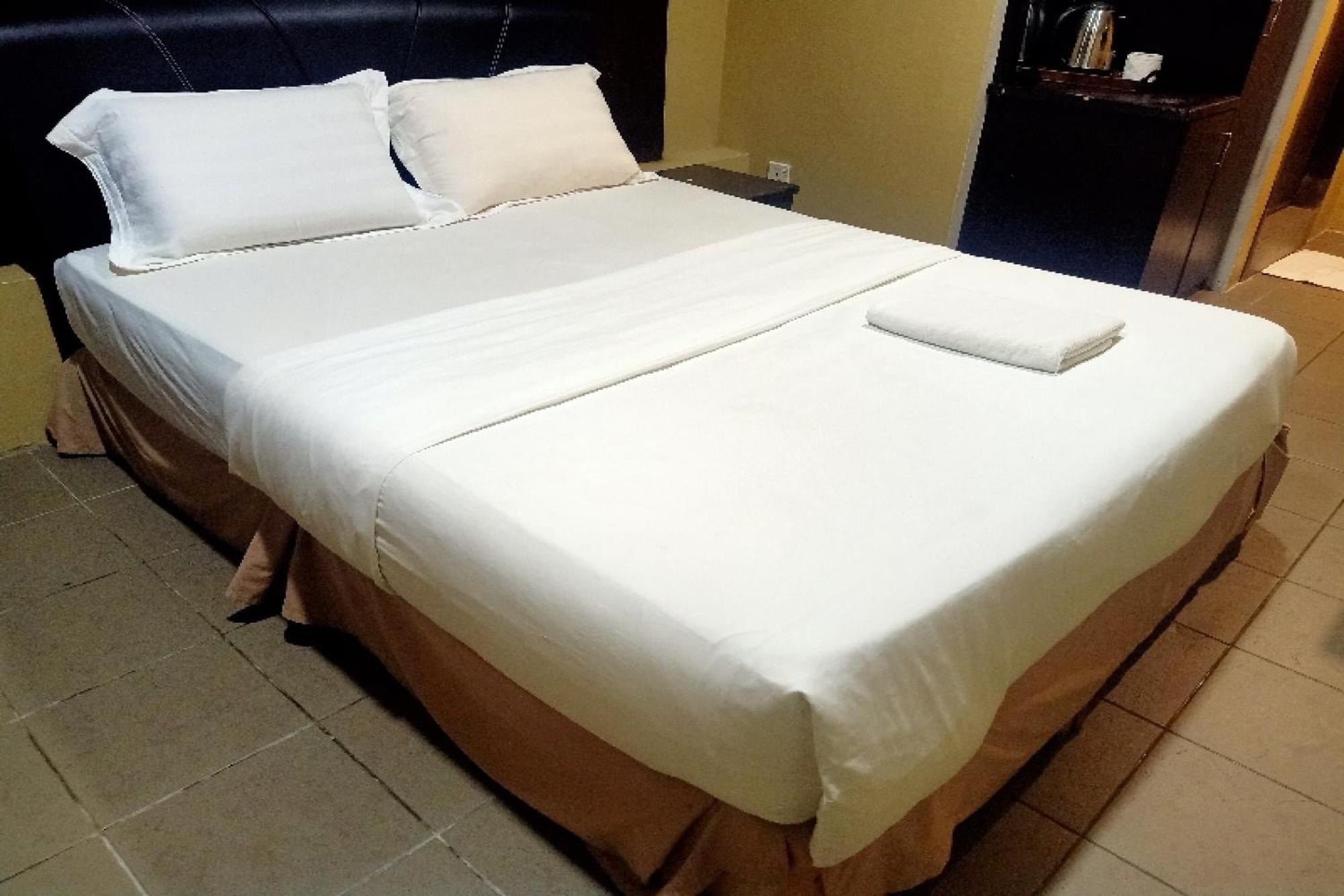 Oyo 90411 Perdana Hotel לבואן מראה חיצוני תמונה