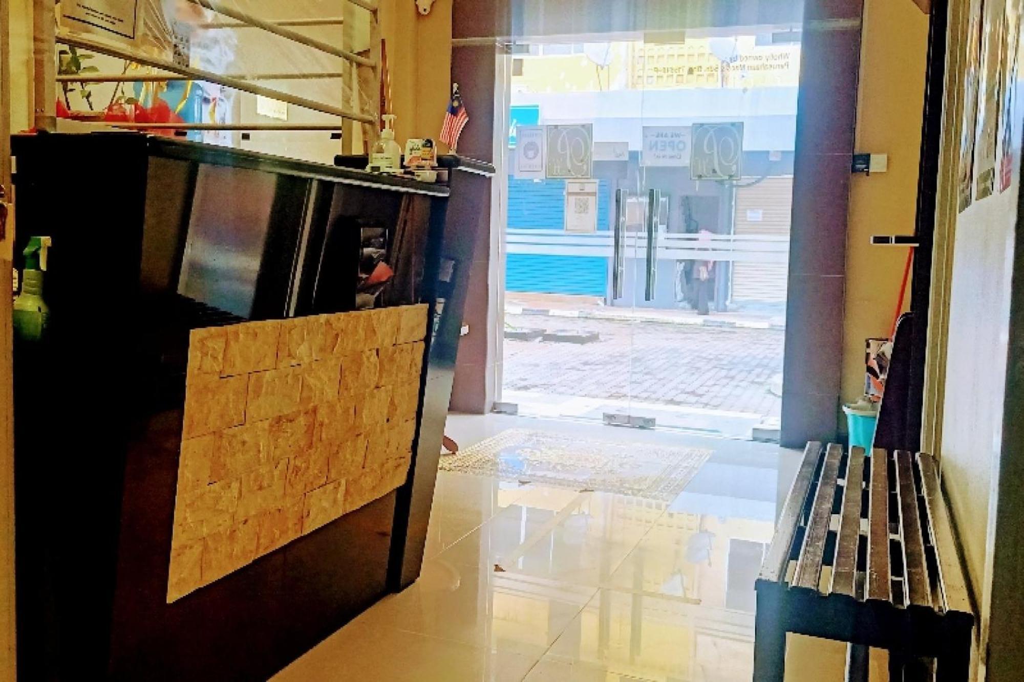 Oyo 90411 Perdana Hotel לבואן מראה חיצוני תמונה