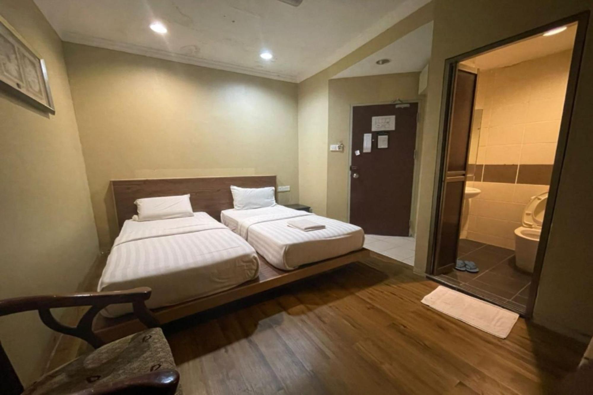 Oyo 90411 Perdana Hotel לבואן מראה חיצוני תמונה
