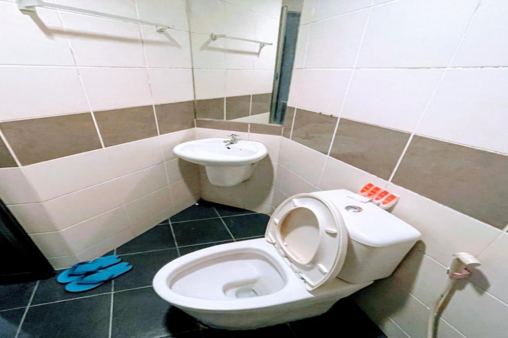 Oyo 90411 Perdana Hotel לבואן מראה חיצוני תמונה