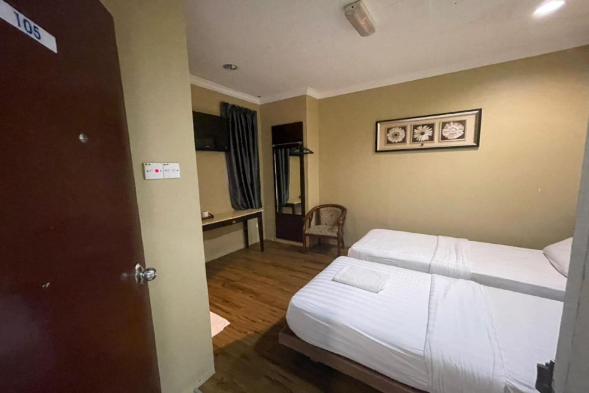 Oyo 90411 Perdana Hotel לבואן מראה חיצוני תמונה