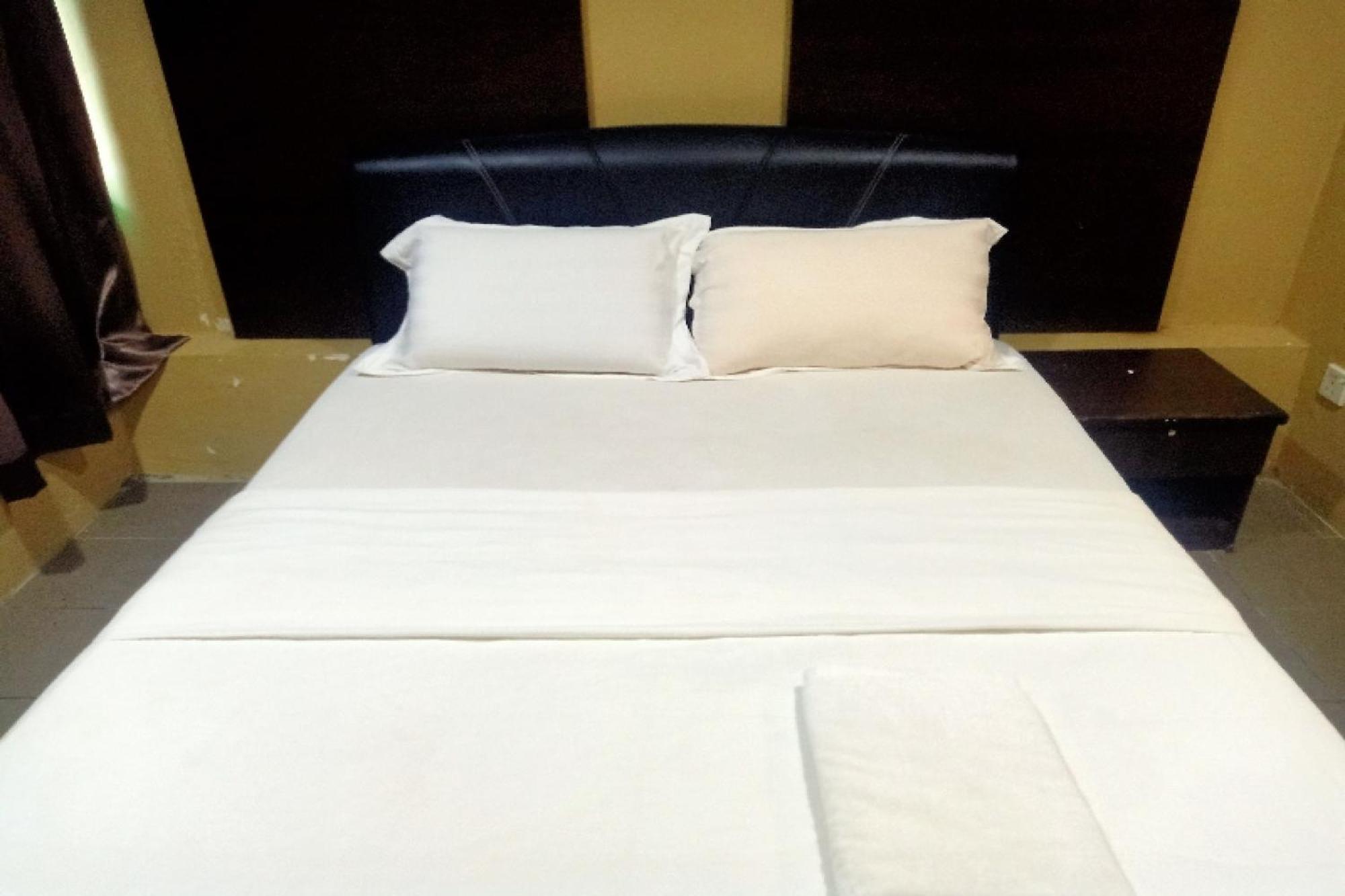 Oyo 90411 Perdana Hotel לבואן מראה חיצוני תמונה