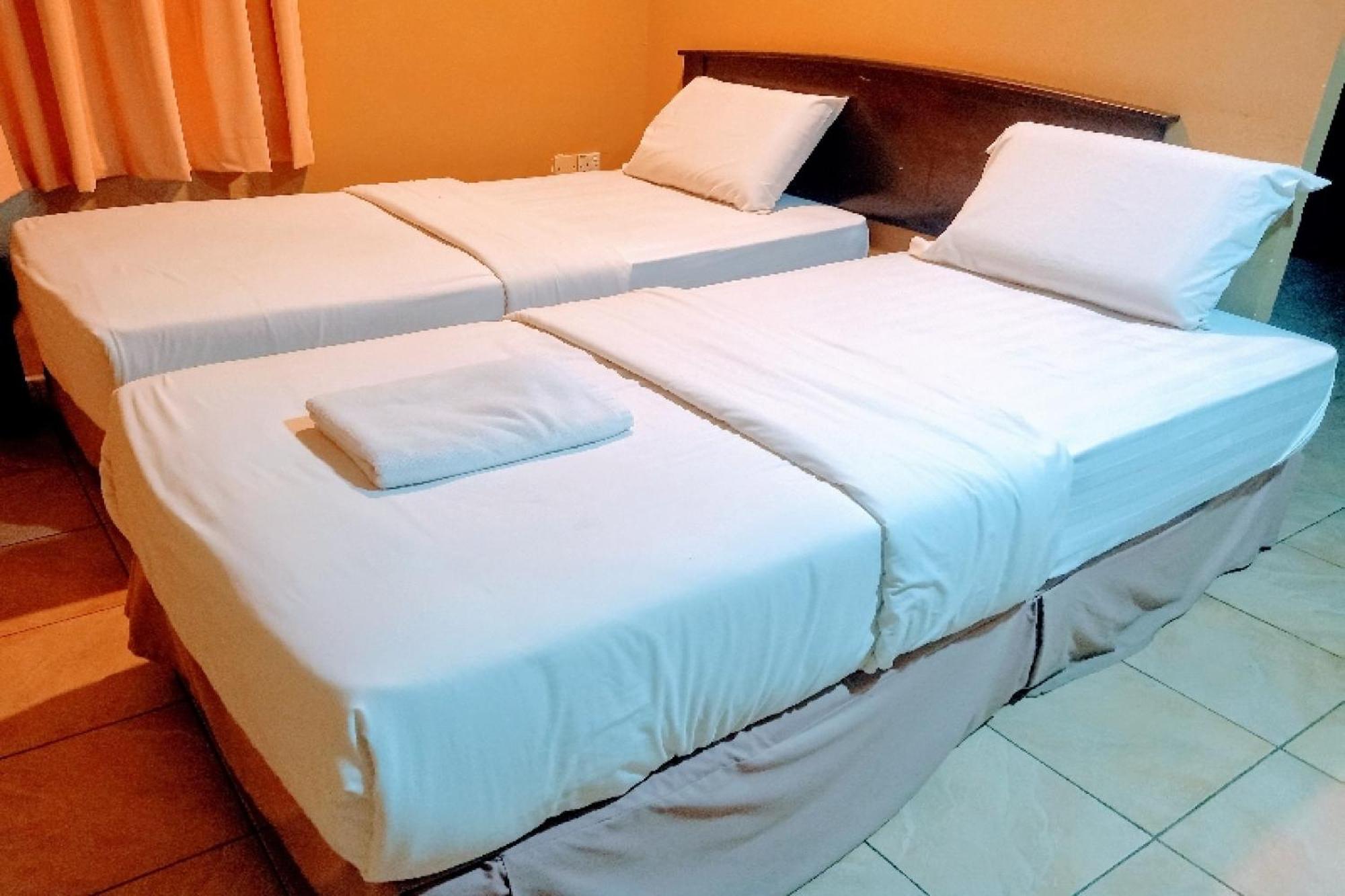 Oyo 90411 Perdana Hotel לבואן מראה חיצוני תמונה