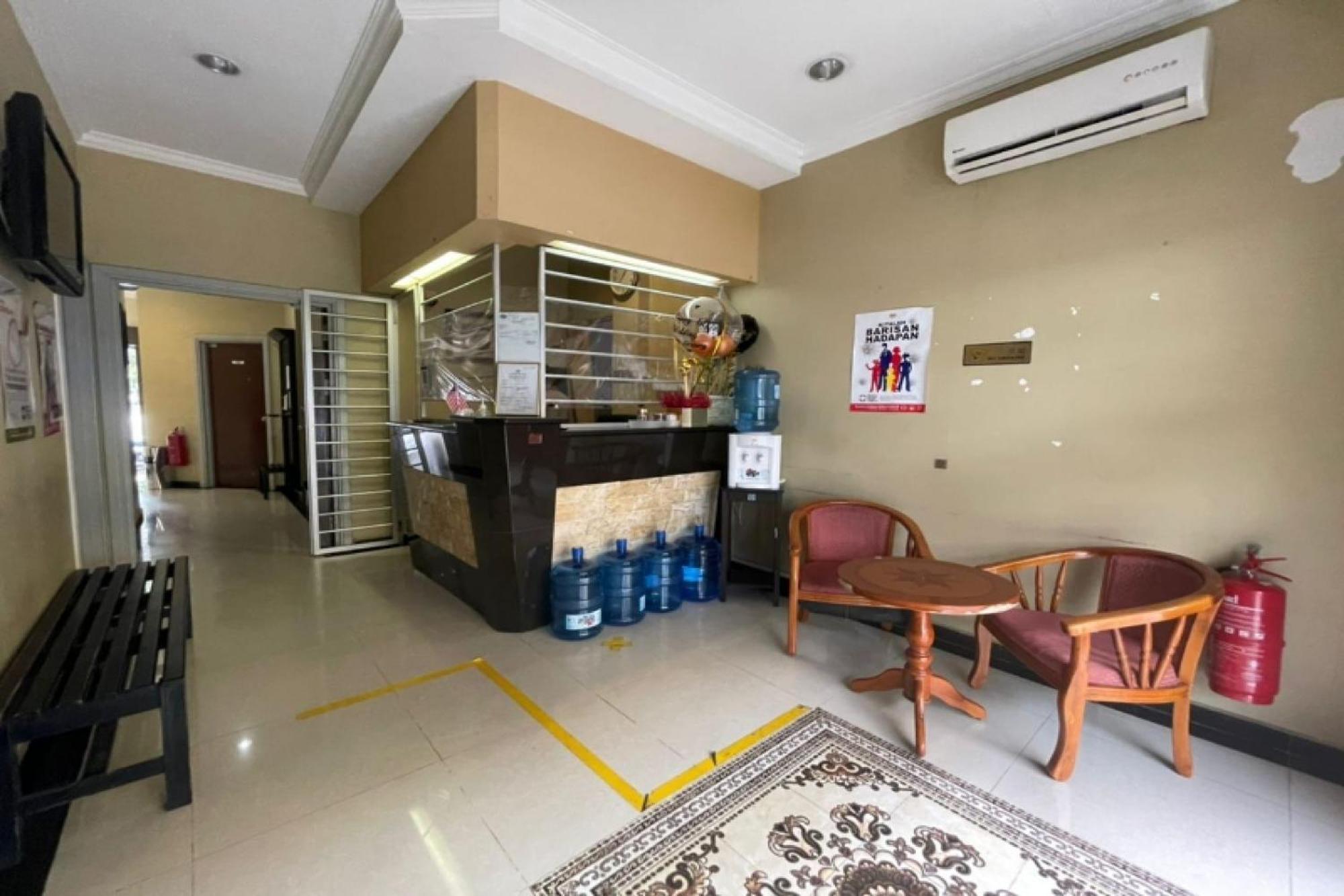 Oyo 90411 Perdana Hotel לבואן מראה חיצוני תמונה