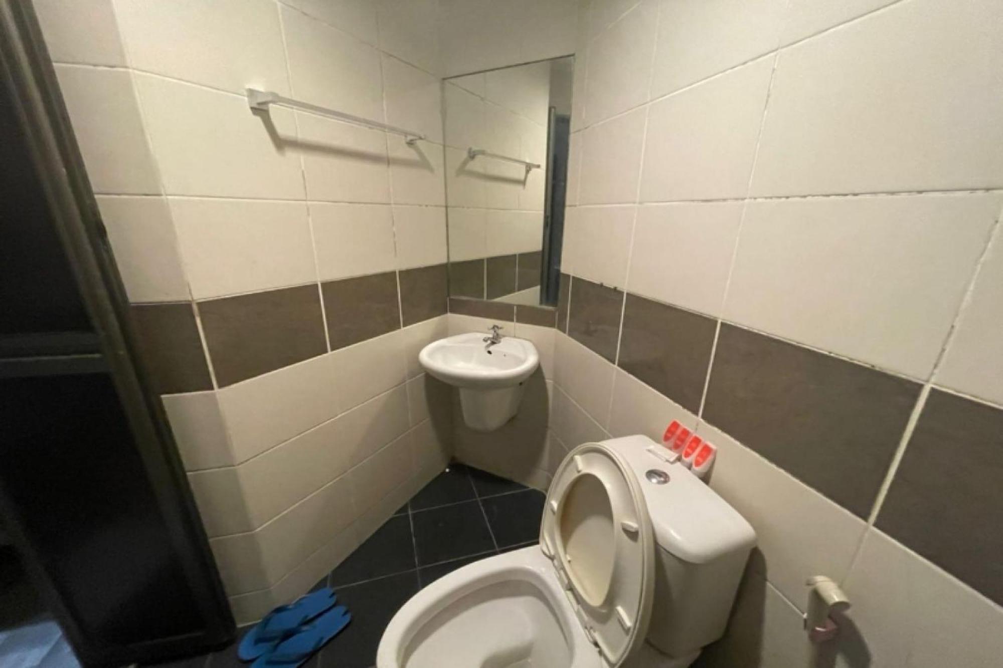 Oyo 90411 Perdana Hotel לבואן מראה חיצוני תמונה